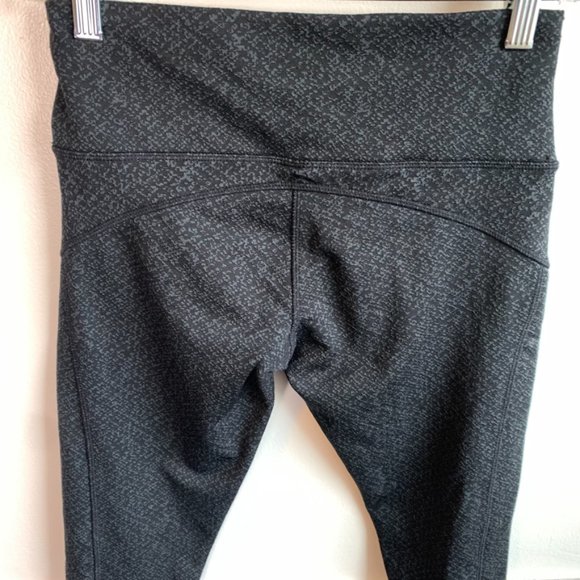 Mondetta Dark Gray Textured Pattern Cropped Leggings - Picture 7 of 8